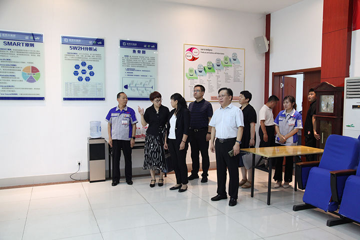 2021年8月26日，濟(jì)南市總工會(huì)黨組成員、副主席于虹和女工部部長(zhǎng)張紹峰一行來(lái)我集團(tuán)公司調(diào)研